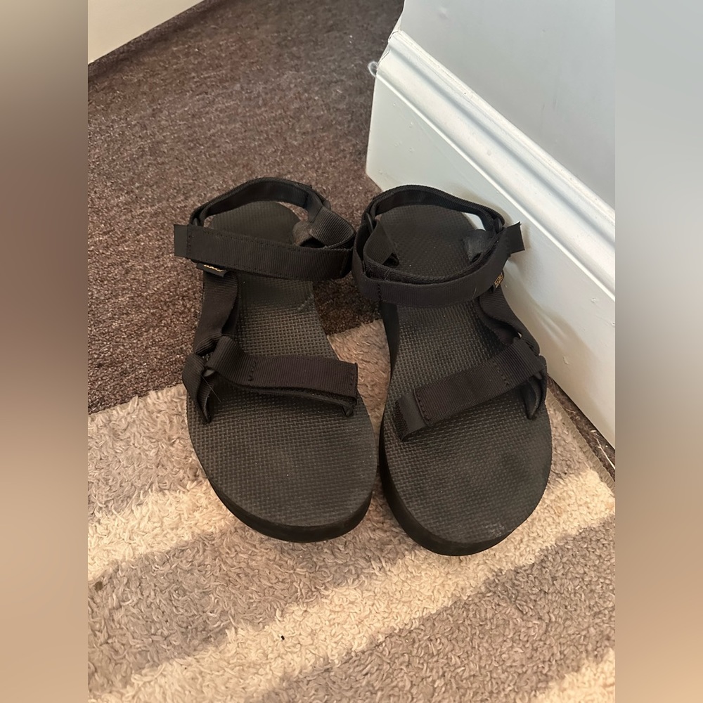 Black platform tevas